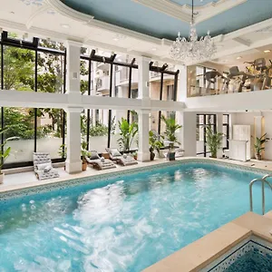 https://queens-court-hotel-residence.inbudapesthotels.com