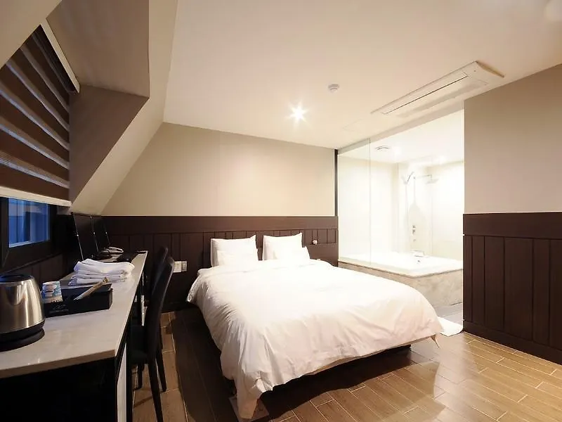 Queens Hotel Seomyeon Ciudad Metropolitana de Busan 3*,